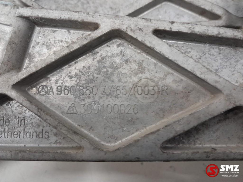 Mercedes-Benz Occ set koplampsteunen L/R Mercedes - مصابيح أضواء السيارة الأمامية - شاحنة: صورة 3 Mercedes-Benz Occ set koplampsteunen L/R Mercedes - مصابيح أضواء السيارة الأمامية - شاحنة: صورة 3