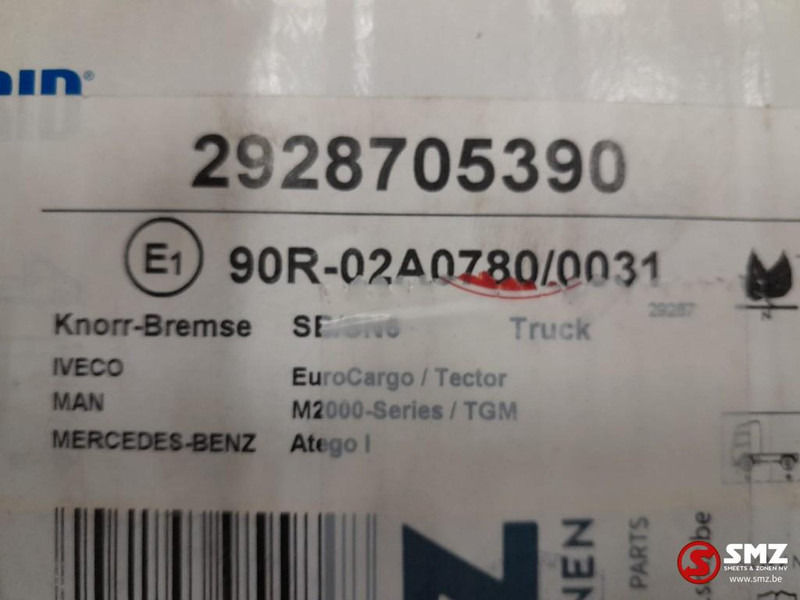 Mercedes-Benz Remblokkenset Mercedes - دواسات الفرامل - شاحنة: صورة 4 Mercedes-Benz Remblokkenset Mercedes - دواسات الفرامل - شاحنة: صورة 4