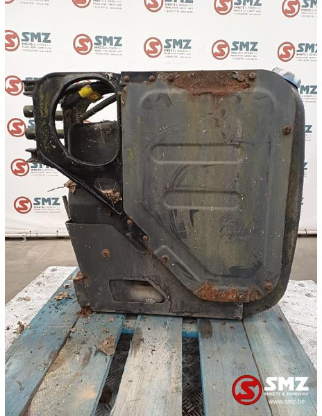 Renault Occ AdBluetank 60L Renault - نظام الوقود - شاحنة: صورة 3 Renault Occ AdBluetank 60L Renault - نظام الوقود - شاحنة: صورة 3