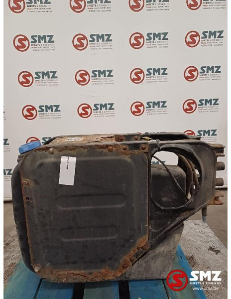 Renault Occ AdBluetank + AdBlueniveausensor Renault - نظام الوقود - شاحنة: صورة 3 Renault Occ AdBluetank + AdBlueniveausensor Renault - نظام الوقود - شاحنة: صورة 3