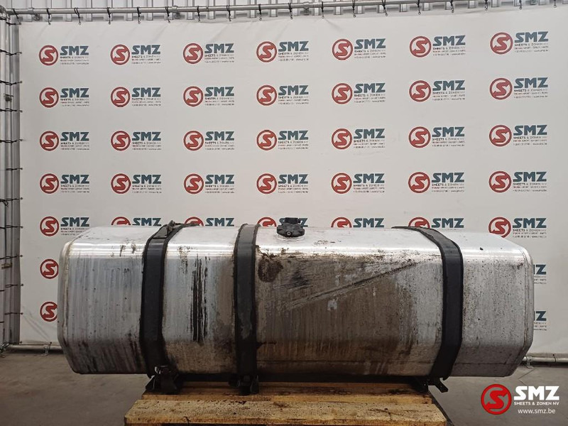 Renault Occ brandstoftank 735L Renault - خزان الوقود - شاحنة: صورة 1 Renault Occ brandstoftank 735L Renault - خزان الوقود - شاحنة: صورة 1
