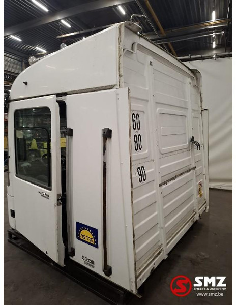Renault Occ cabine compleet Renault Magnum - الكابينة والداخلية - شاحنة: صورة 5 Renault Occ cabine compleet Renault Magnum - الكابينة والداخلية - شاحنة: صورة 5