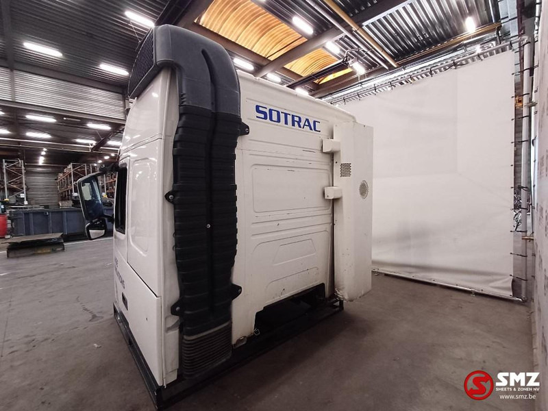 Volvo Occ Cabine Volvo FH2 Globetrotter L2H2 - الكابينة والداخلية - شاحنة: صورة 4 Volvo Occ Cabine Volvo FH2 Globetrotter L2H2 - الكابينة والداخلية - شاحنة: صورة 4