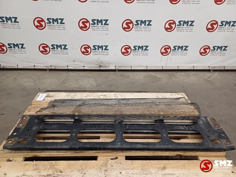 Volvo Occ binnenframe radiatorgrille Volvo - شبكة أمامية - شاحنة: صورة 4 Volvo Occ binnenframe radiatorgrille Volvo - شبكة أمامية - شاحنة: صورة 4