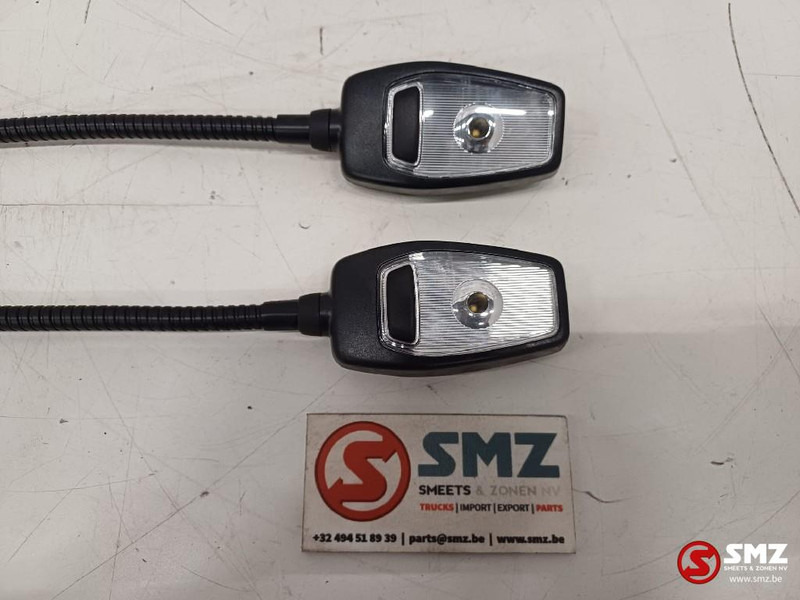 Volvo Occ set van 2 leeslampen Volvo - الكابينة والداخلية - شاحنة: صورة 4 Volvo Occ set van 2 leeslampen Volvo - الكابينة والداخلية - شاحنة: صورة 4