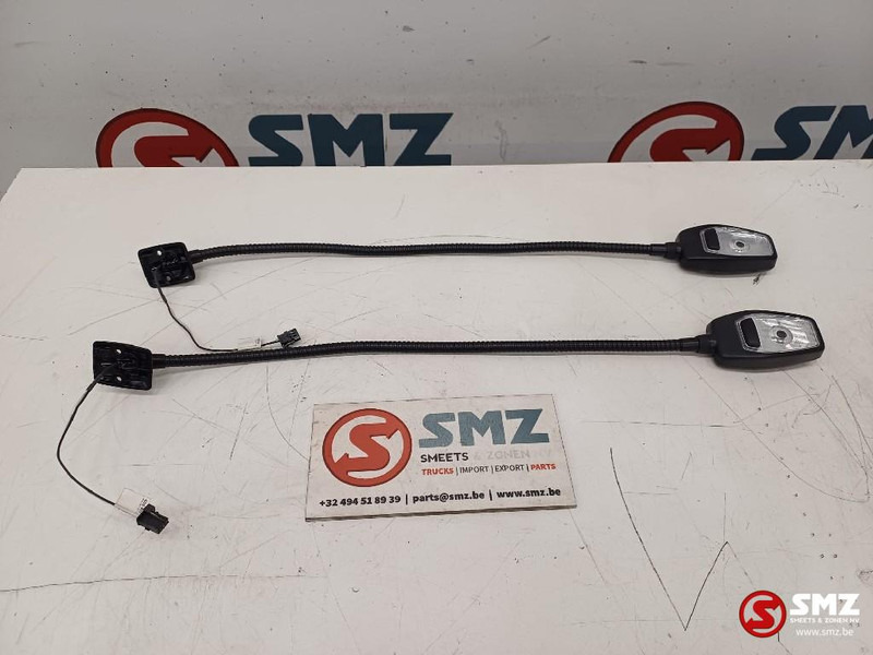 Volvo Occ set van 2 leeslampen Volvo - الكابينة والداخلية - شاحنة: صورة 1 Volvo Occ set van 2 leeslampen Volvo - الكابينة والداخلية - شاحنة: صورة 1