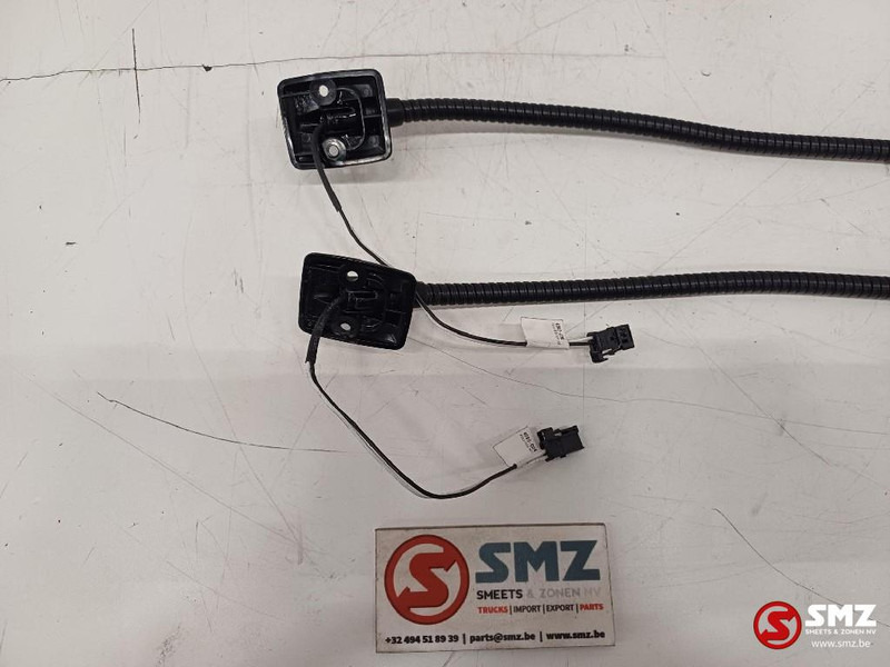 Volvo Occ set van 2 leeslampen Volvo - الكابينة والداخلية - شاحنة: صورة 3 Volvo Occ set van 2 leeslampen Volvo - الكابينة والداخلية - شاحنة: صورة 3