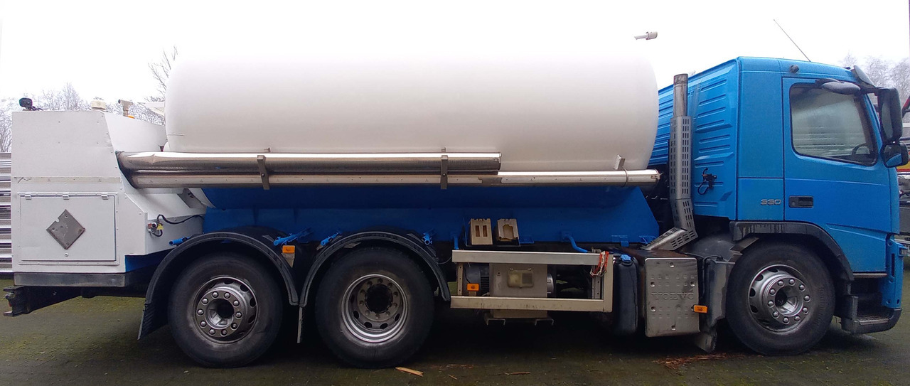 VOLVO Gas tank truck cryogenic used for oxygen, argon, nitrogen. - شاحنة صهريج: صورة 1 VOLVO Gas tank truck cryogenic used for oxygen, argon, nitrogen. - شاحنة صهريج: صورة 1