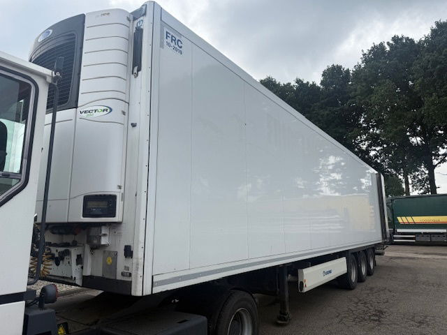 Krone Laadklep 270 hoog 2 Liftassen - نصف مقطورة مُبرِّدة: صورة 1 Krone Laadklep 270 hoog 2 Liftassen - نصف مقطورة مُبرِّدة: صورة 1