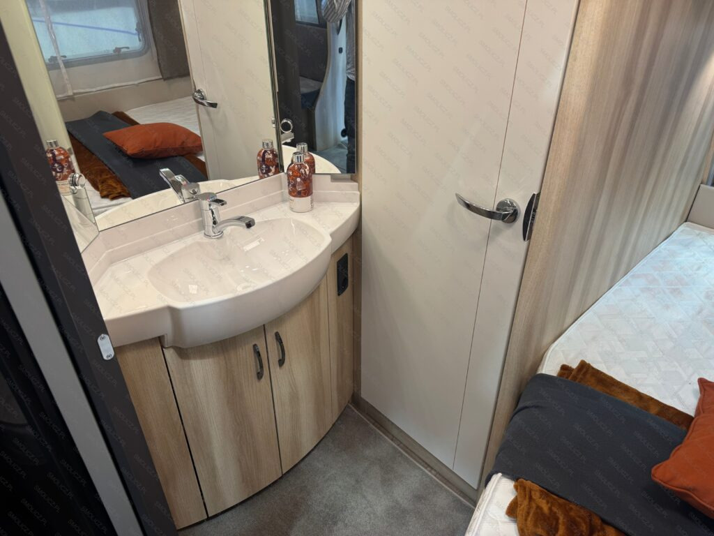 DE LUXE 460 UFe - كرفان سحب: صورة 5 DE LUXE 460 UFe - كرفان سحب: صورة 5