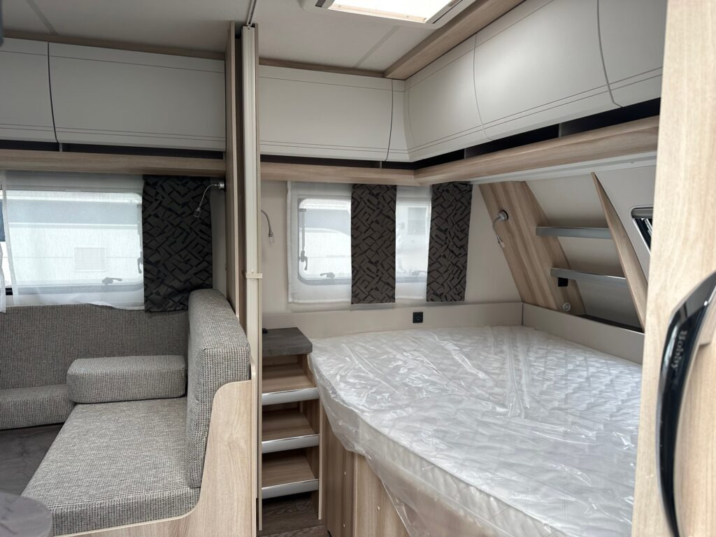 DE LUXE 545 KMF 2024 - كرفان سحب: صورة 5 DE LUXE 545 KMF 2024 - كرفان سحب: صورة 5