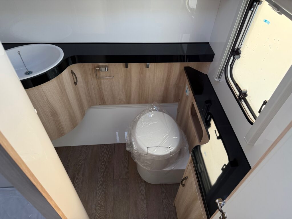 جديدة كرفان سحب HOBBY DE LUXE 495 WFB 2025: صورة 9