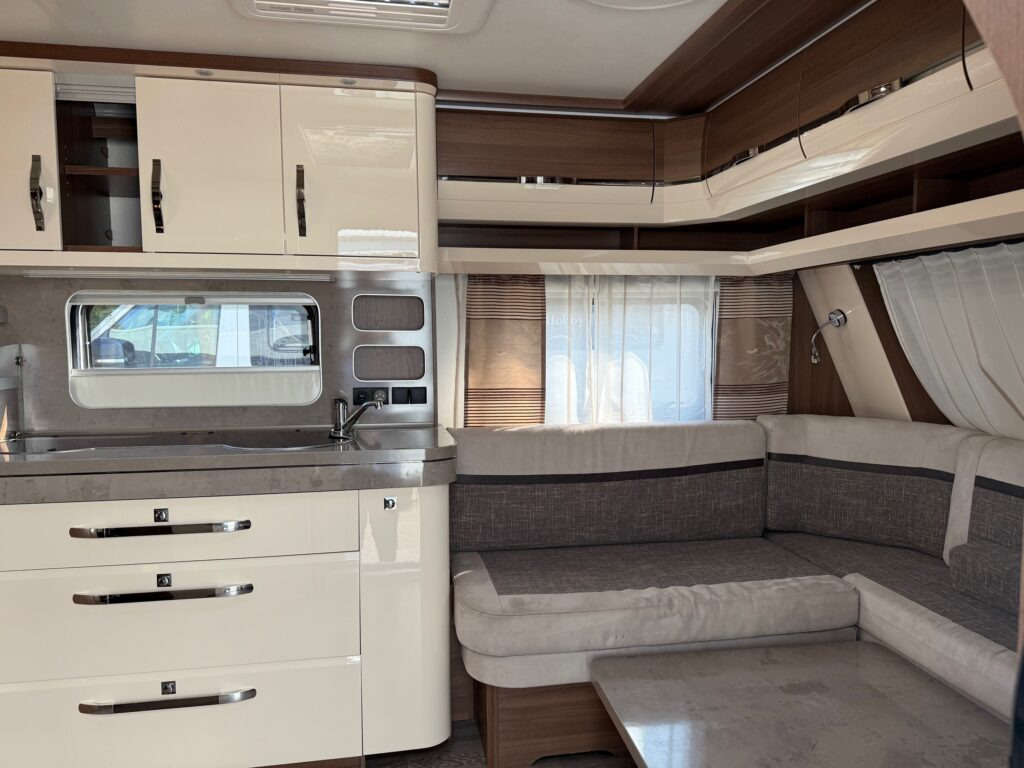 Hobby 720 KWFU Prestige 2020 - كرفان سحب: صورة 5 Hobby 720 KWFU Prestige 2020 - كرفان سحب: صورة 5