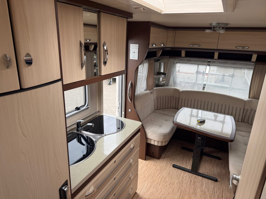 كرفان سحب Hobby Prestige 495 UL 2013: صورة 12