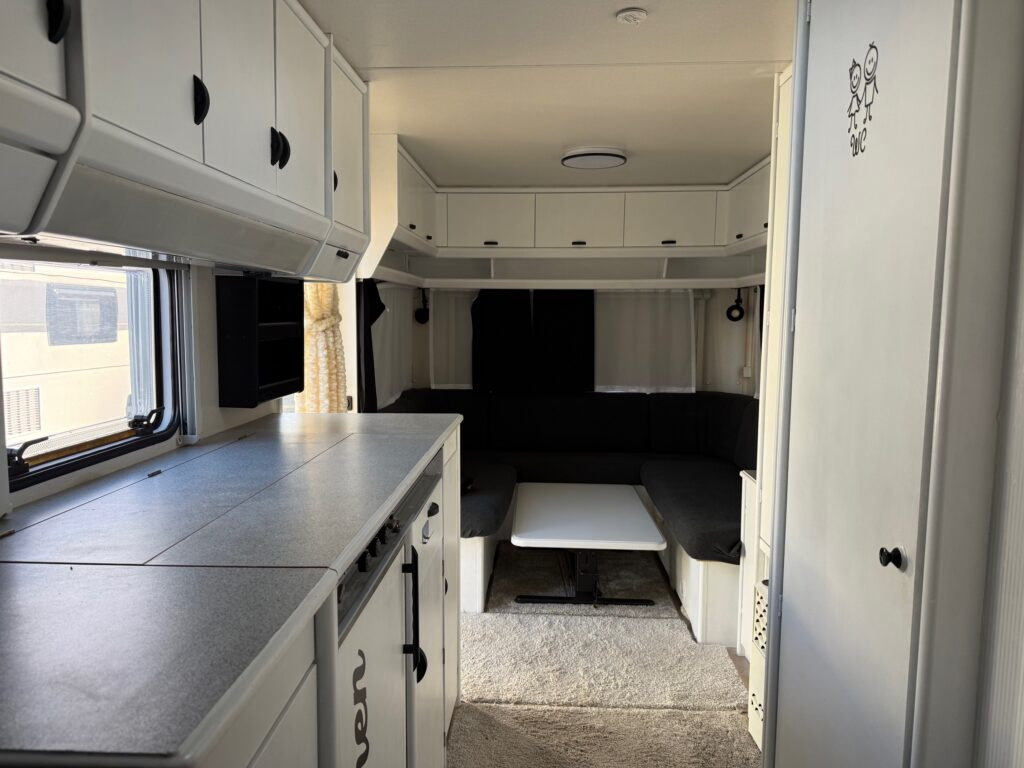 كرفان سحب Knaus Südwind 530: صورة 11 كرفان سحب Knaus Südwind 530: صورة 11