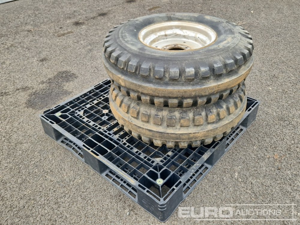 10.00-16 Tyre & Rim to suit Massey Ferguson (2 of) - إطارات: صورة 4 10.00-16 Tyre & Rim to suit Massey Ferguson (2 of) - إطارات: صورة 4