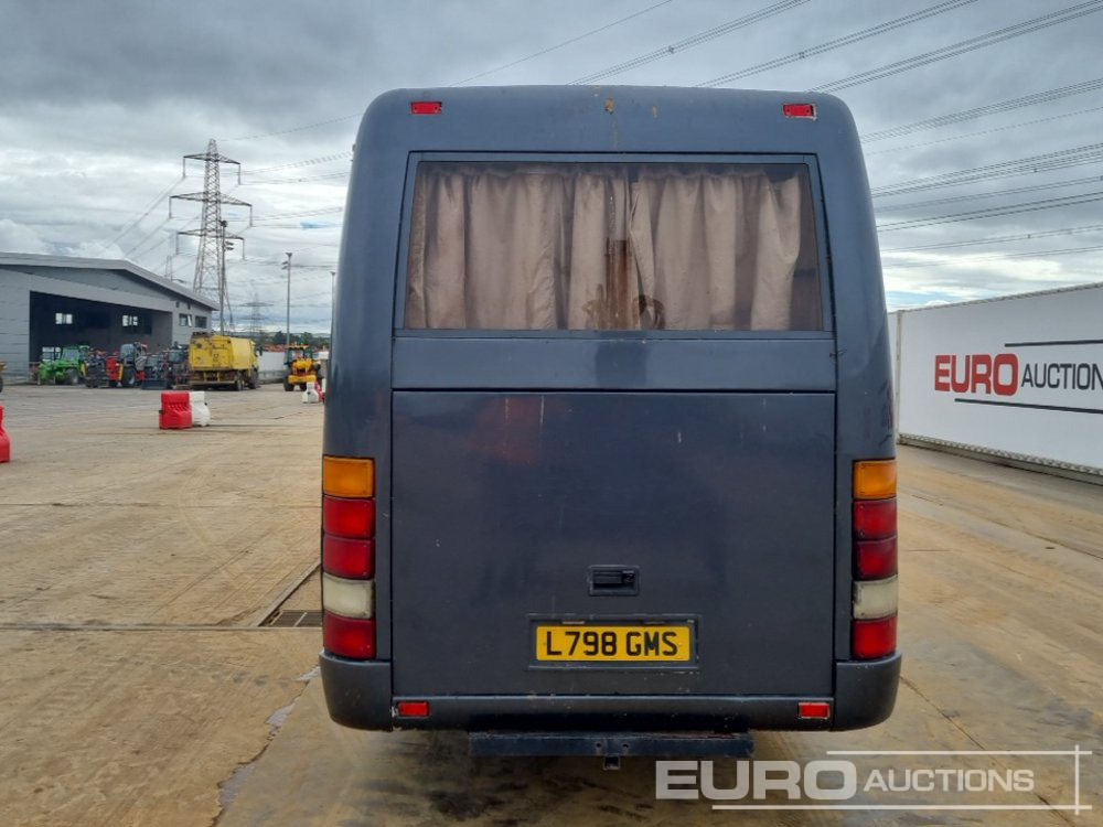 1993 Caetano 4x2 5 Berth Motorhome, Sink, Fridge Freezer, Oven & Hob, Wash Room, Diesel Heater, Solar Panels, Awning, Manual Gearbox - كرفان فان: صورة 4 1993 Caetano 4x2 5 Berth Motorhome, Sink, Fridge Freezer, Oven & Hob, Wash Room, Diesel Heater, Solar Panels, Awning, Manual Gearbox - كرفان فان: صورة 4