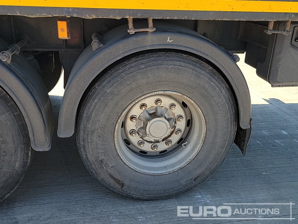 نصف مقطورة مسطحة 1999 Don-Bur Twin Axle Flatbed Trailer: صورة 10