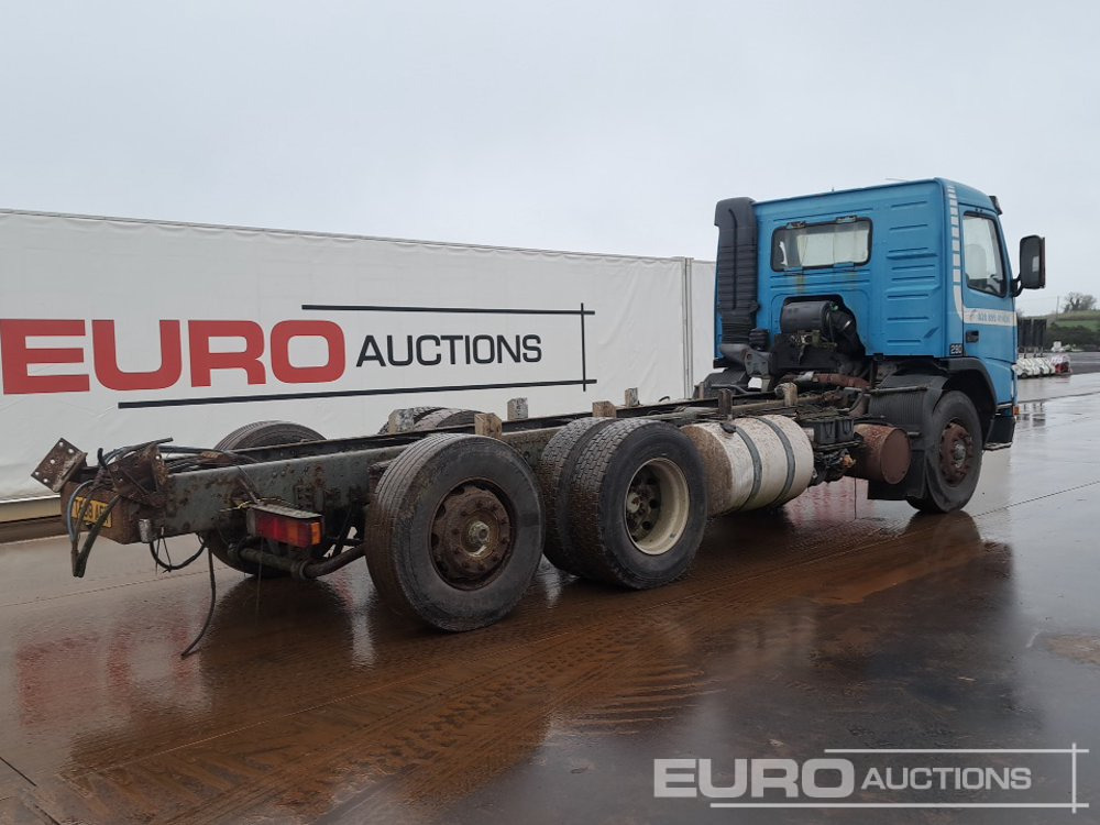 1999 Volvo FM7-290 - شاحنة هيكل كابينة: صورة 5 1999 Volvo FM7-290 - شاحنة هيكل كابينة: صورة 5