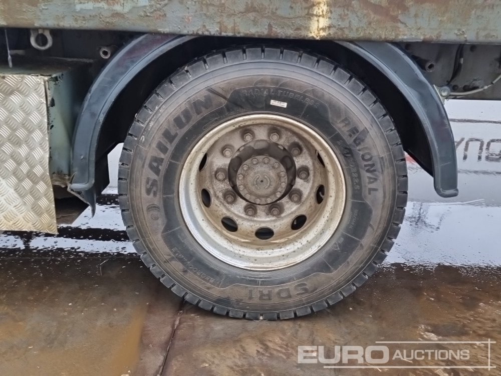 شاحنات مسطحة 2001 Volvo FM12: صورة 10
