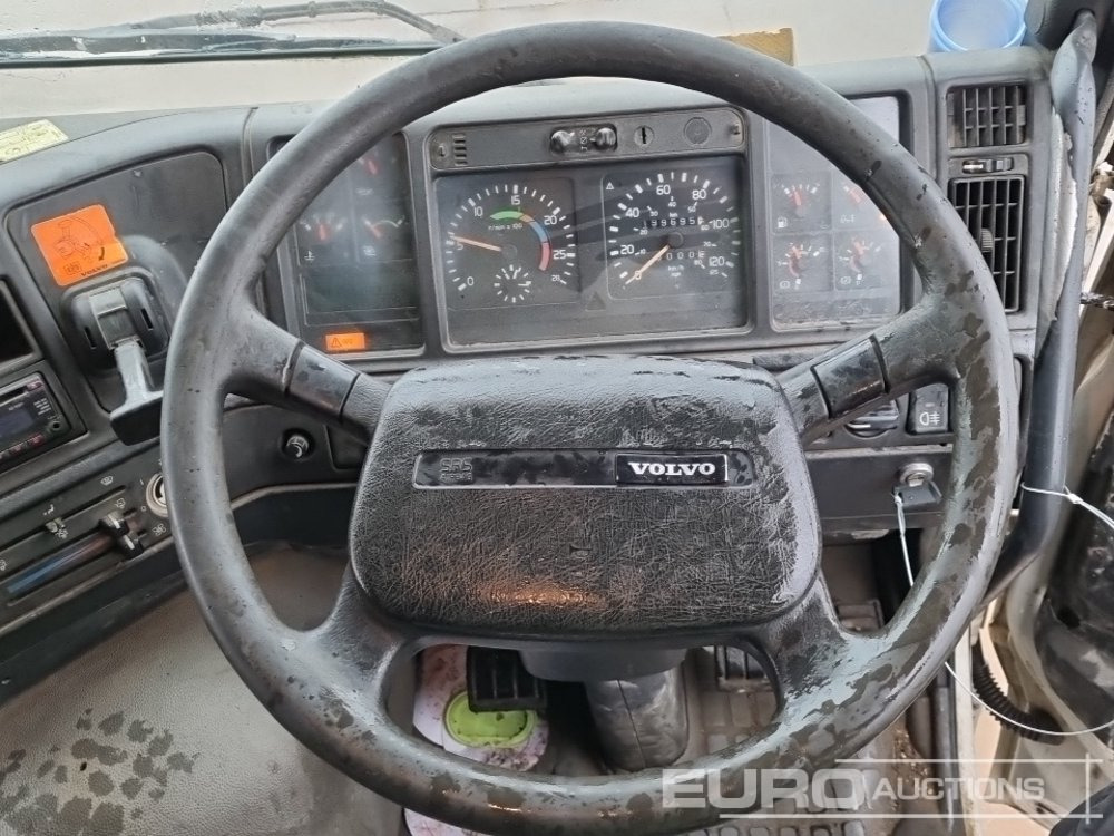 شاحنات مسطحة 2001 Volvo FM12: صورة 28