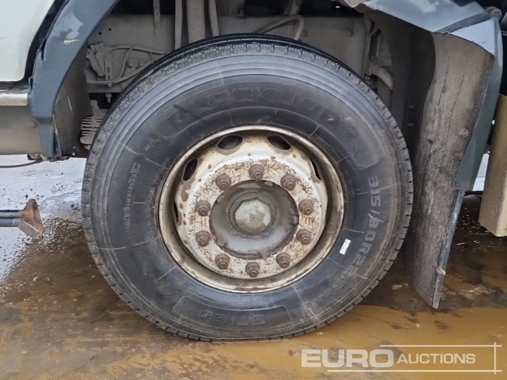 شاحنات مسطحة 2001 Volvo FM12: صورة 9