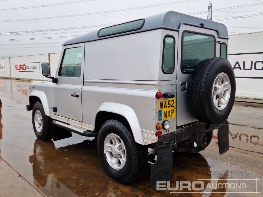 2002 Land Rover Defender 90 - سيارة دفع رباعي: صورة 3 2002 Land Rover Defender 90 - سيارة دفع رباعي: صورة 3