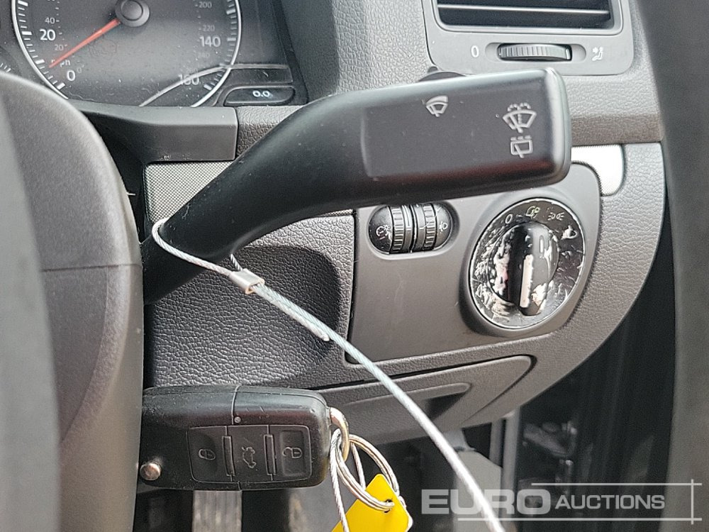 سيارة 2004 Volkswagen Golf 1.6: صورة 28 سيارة 2004 Volkswagen Golf 1.6: صورة 28