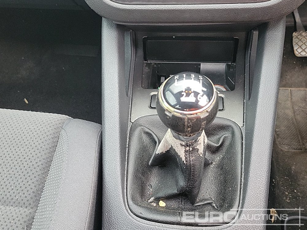 سيارة 2004 Volkswagen Golf 1.6: صورة 25 سيارة 2004 Volkswagen Golf 1.6: صورة 25