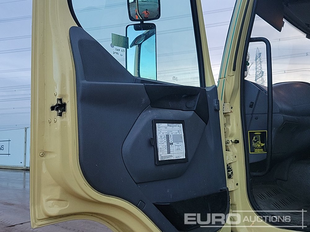 شاحنة صهريج 2005 DAF LF: صورة 23 شاحنة صهريج 2005 DAF LF: صورة 23