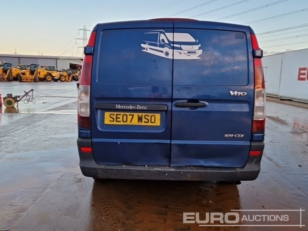 2007 Mercedes Vito - شاحنة التوصيل: صورة 4 2007 Mercedes Vito - شاحنة التوصيل: صورة 4