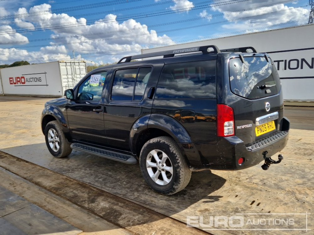 2009 Nissan Pathfinder - سيارة دفع رباعي: صورة 3 2009 Nissan Pathfinder - سيارة دفع رباعي: صورة 3