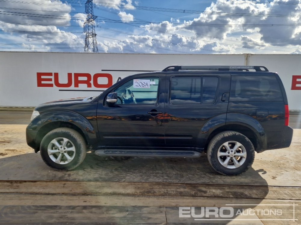 2009 Nissan Pathfinder - سيارة دفع رباعي: صورة 2 2009 Nissan Pathfinder - سيارة دفع رباعي: صورة 2