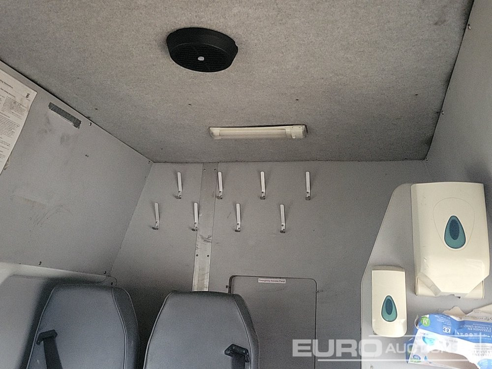 شاحنة التوصيل 2010 Ford Transit: صورة 15