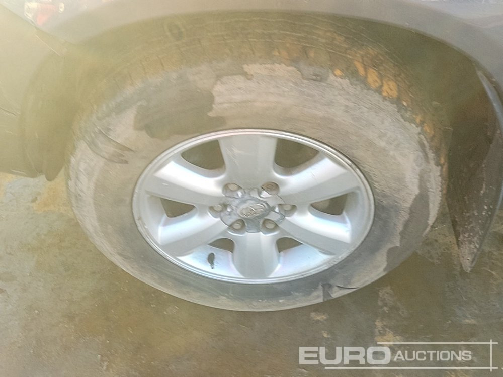 شاحنة البيك أب 2010 Toyota Hilux Invincible: صورة 9