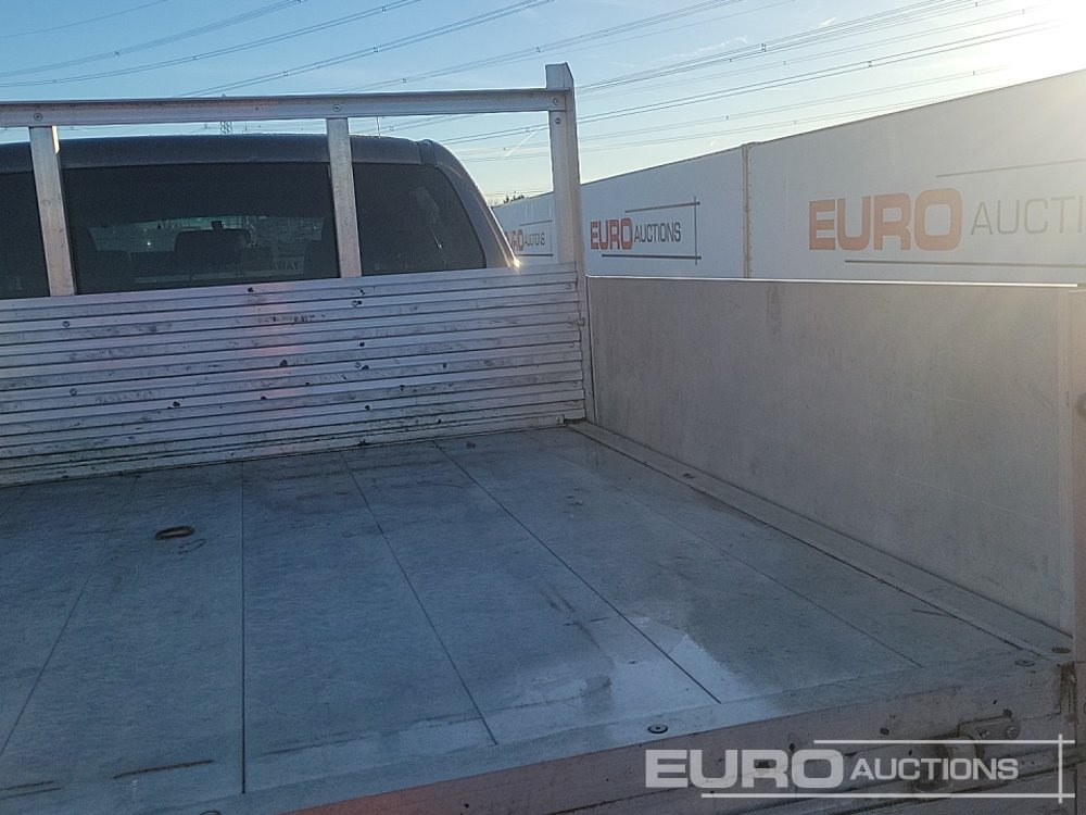 شاحنة البيك أب 2010 Toyota Hilux Invincible: صورة 14