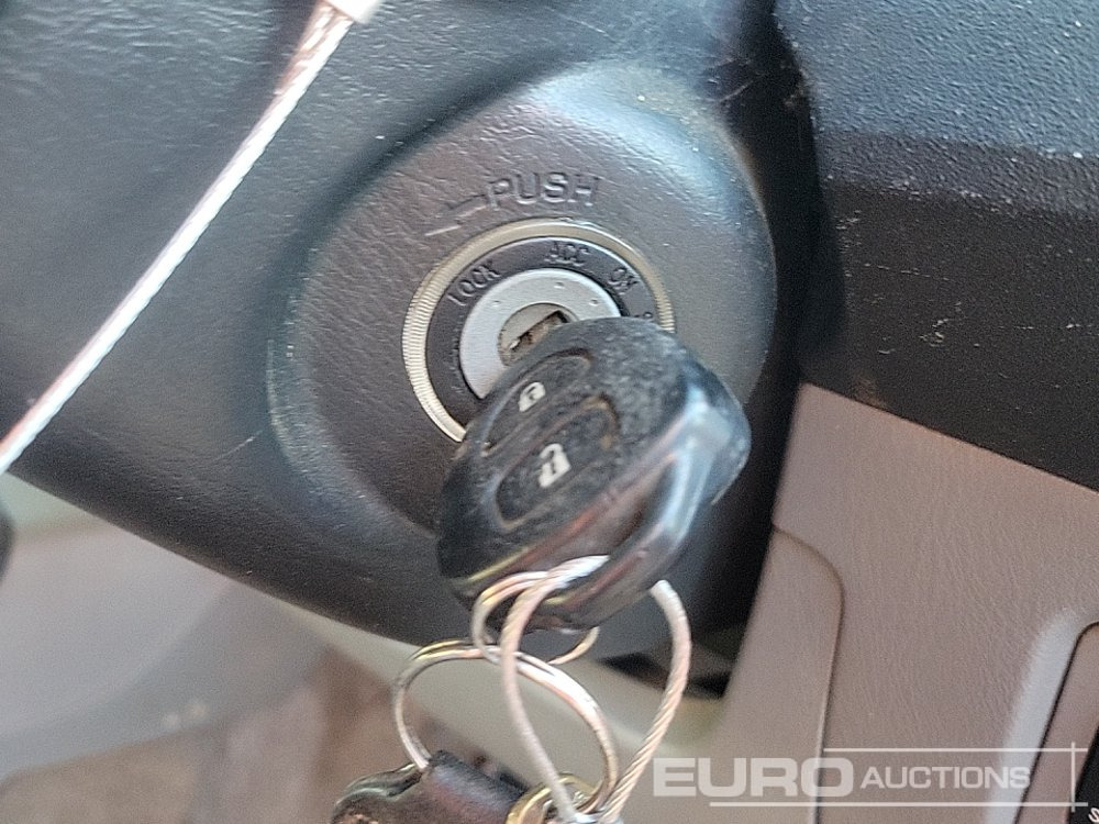 شاحنة البيك أب 2010 Toyota Hilux Invincible: صورة 37