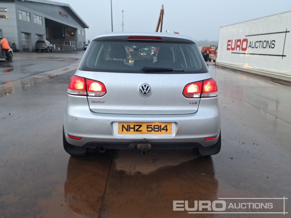 2010 Volkswagen Golf - سيارة: صورة 4 2010 Volkswagen Golf - سيارة: صورة 4