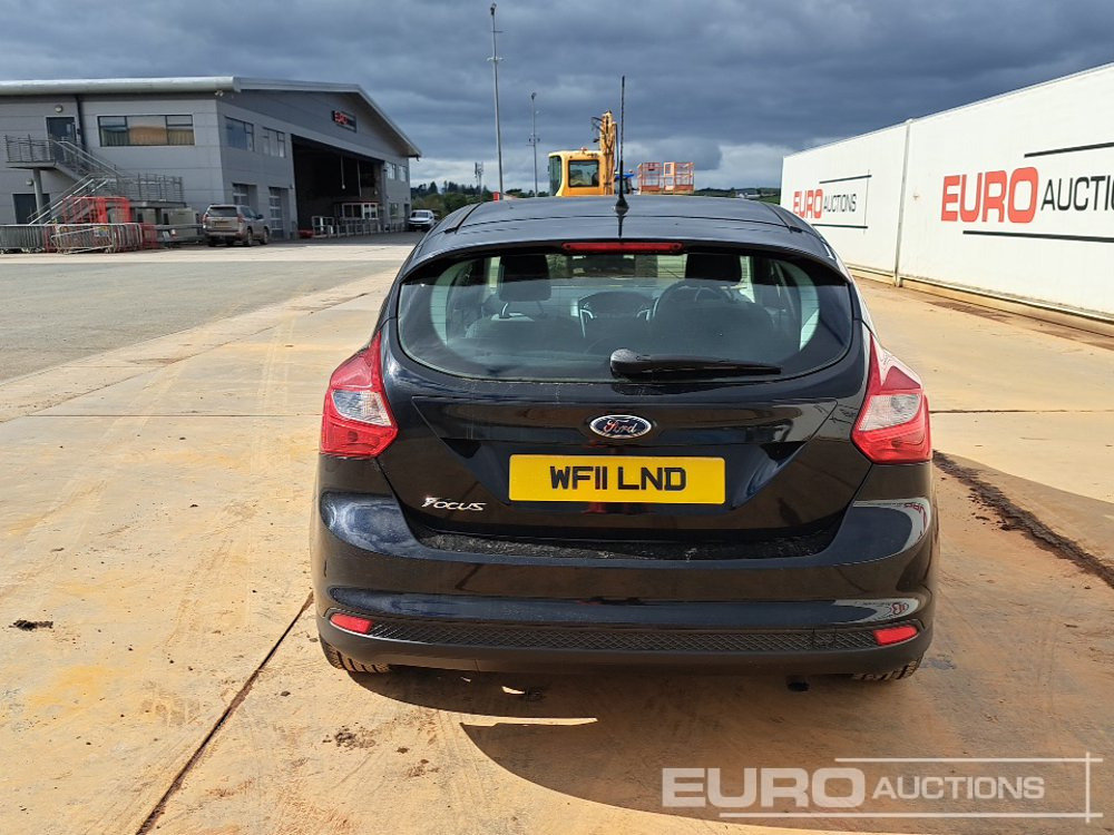 2011 Ford Focus - سيارة: صورة 4 2011 Ford Focus - سيارة: صورة 4
