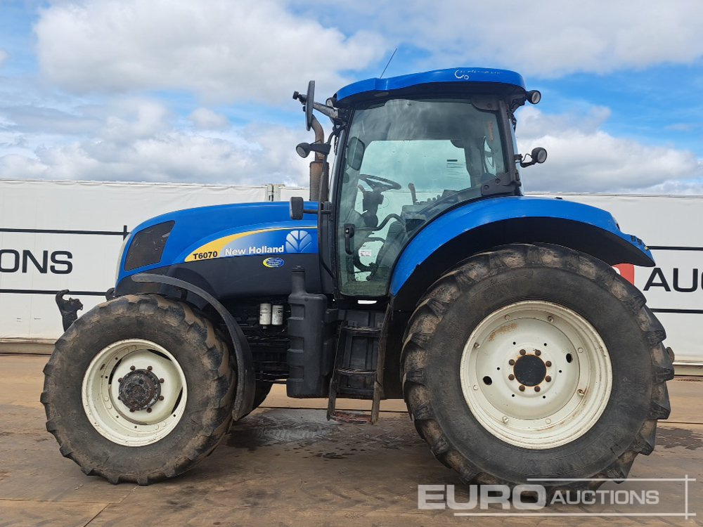 2011 New Holland T6070 - جرار: صورة 2 2011 New Holland T6070 - جرار: صورة 2