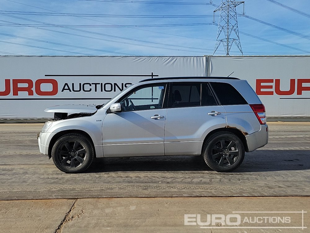 2011 Suzuki Grand Vitara - سيارة دفع رباعي: صورة 2 2011 Suzuki Grand Vitara - سيارة دفع رباعي: صورة 2
