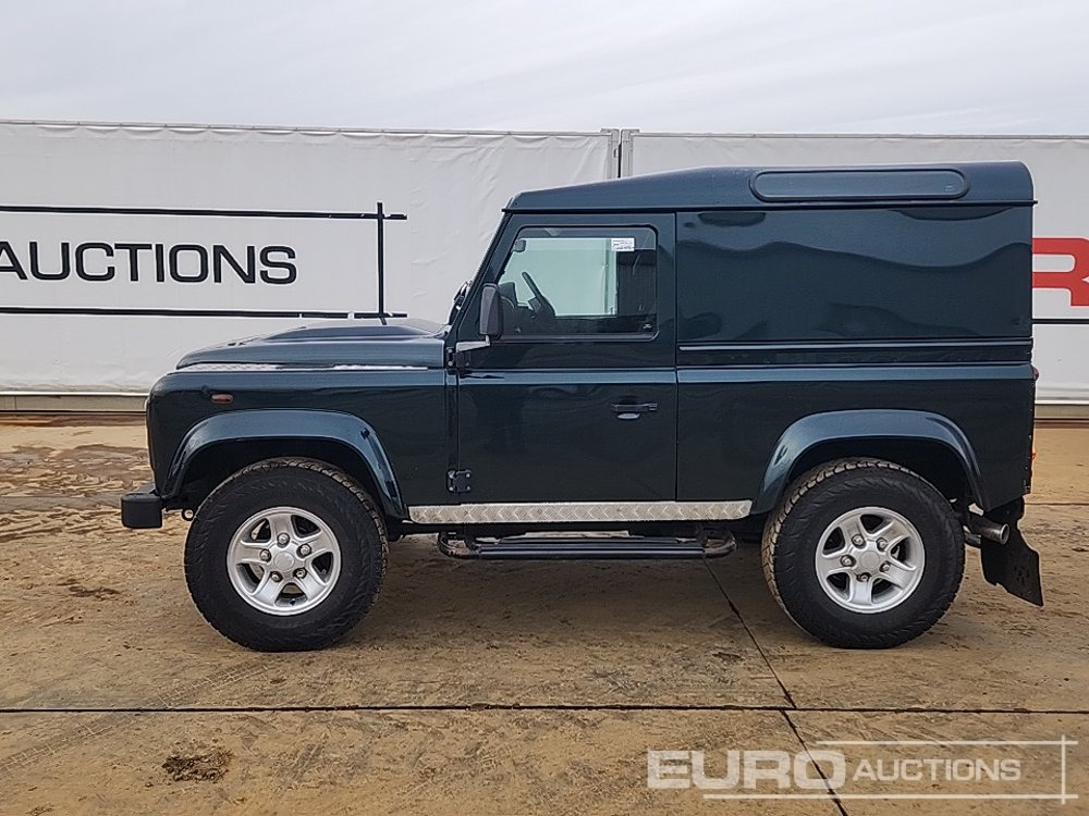 2012 Land Rover Defender 90 - سيارة دفع رباعي: صورة 2 2012 Land Rover Defender 90 - سيارة دفع رباعي: صورة 2