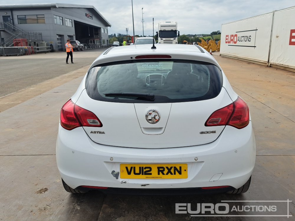 2012 Vauxhall Astra - سيارة: صورة 4 2012 Vauxhall Astra - سيارة: صورة 4