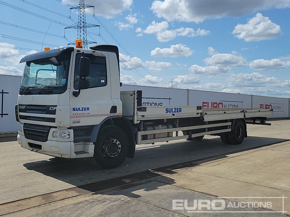 2013 DAF CF65.300 - شاحنات مسطحة: صورة 1 2013 DAF CF65.300 - شاحنات مسطحة: صورة 1