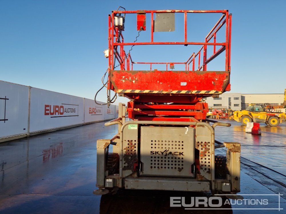 رافعة هيدروليكية مقصية 2013 SkyJack SJ9250: صورة 8 رافعة هيدروليكية مقصية 2013 SkyJack SJ9250: صورة 8