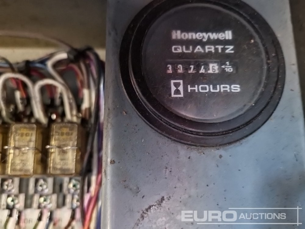 رافعة هيدروليكية مقصية 2013 SkyJack SJ9250: صورة 43 رافعة هيدروليكية مقصية 2013 SkyJack SJ9250: صورة 43