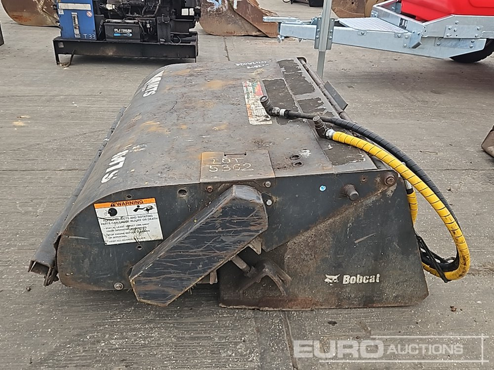 2014 Bobcat 60 SWEEPER - معدات المناولة: صورة 2 2014 Bobcat 60 SWEEPER - معدات المناولة: صورة 2