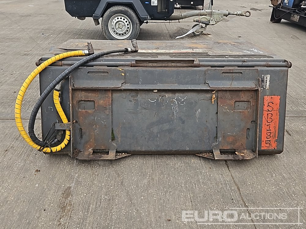 2014 Bobcat 60 SWEEPER - معدات المناولة: صورة 4 2014 Bobcat 60 SWEEPER - معدات المناولة: صورة 4