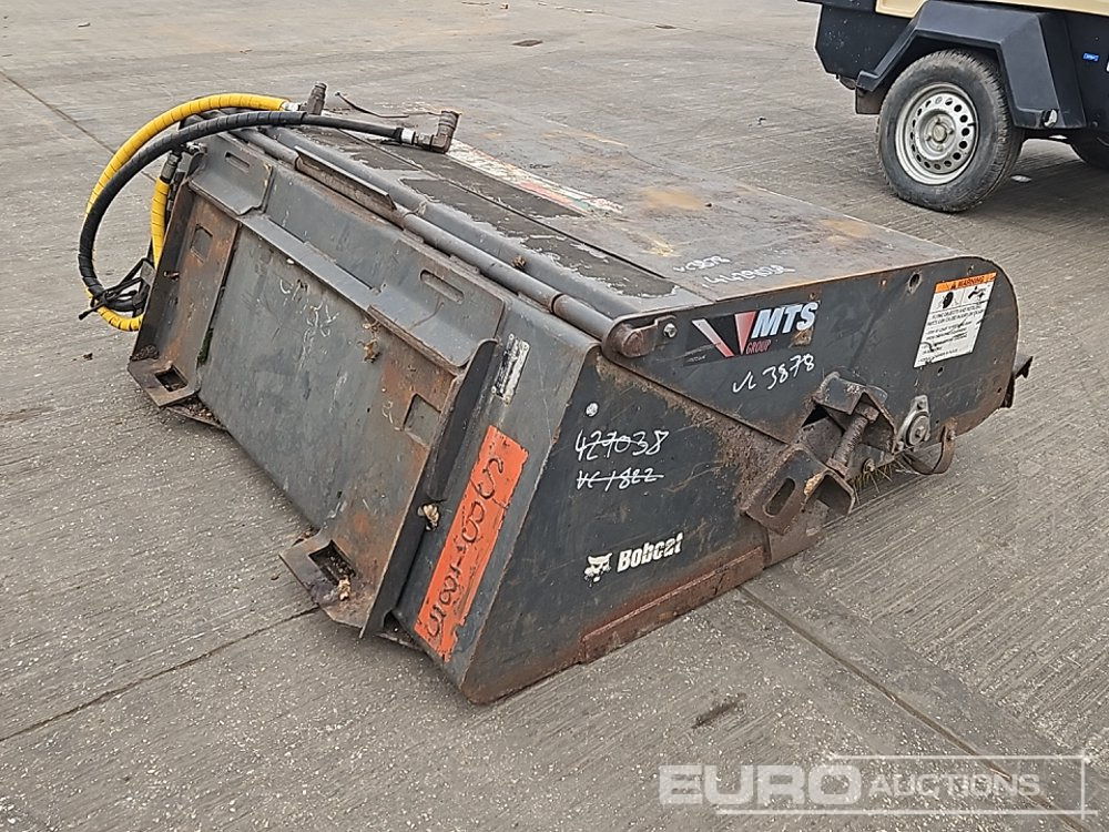 2014 Bobcat 60 SWEEPER - معدات المناولة: صورة 5 2014 Bobcat 60 SWEEPER - معدات المناولة: صورة 5