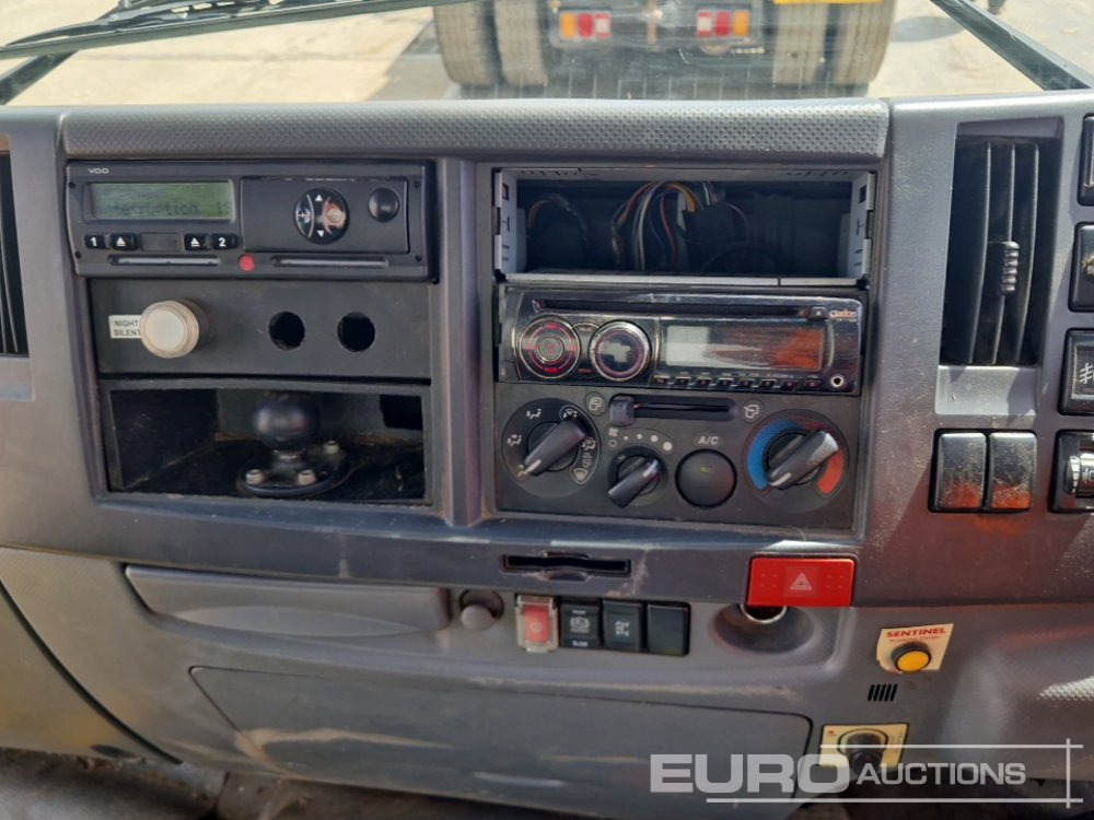 شاحنة قلاب 2014 Isuzu Forward: صورة 31